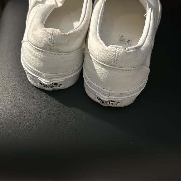 White Vans slip ons sz 8.5 men’s barely used - Picture 2 of 4